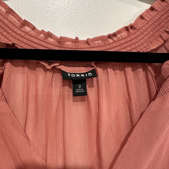 Torrid Size 3 Crinkle Chiffon Drawstring Blouse - Withered Rose Pink - Picture 5 of 6